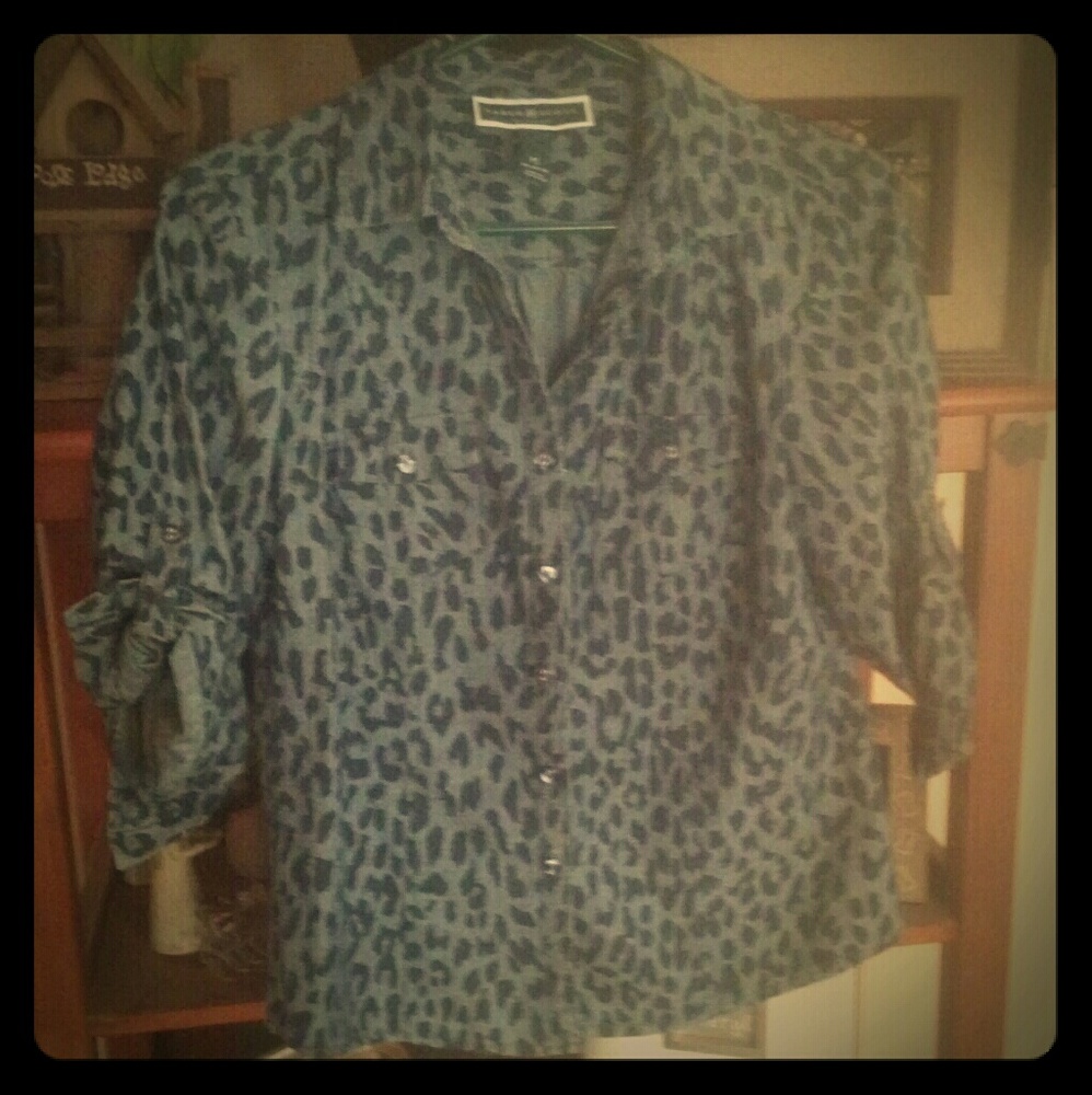 !!5/$25!! Classic style denim animal print shirt